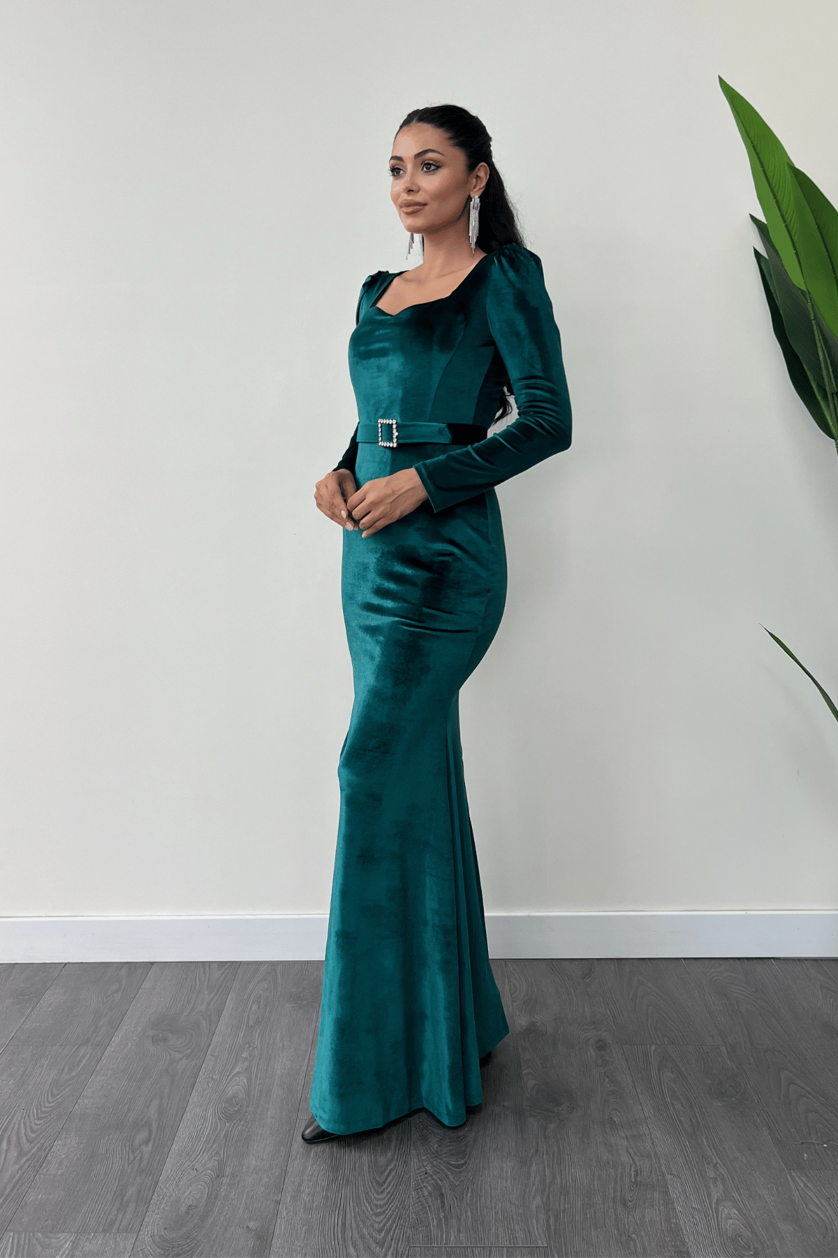 Kadife Kumaş Kalp Yaka Balık Elbise - ZÜMRÜT YEŞİL