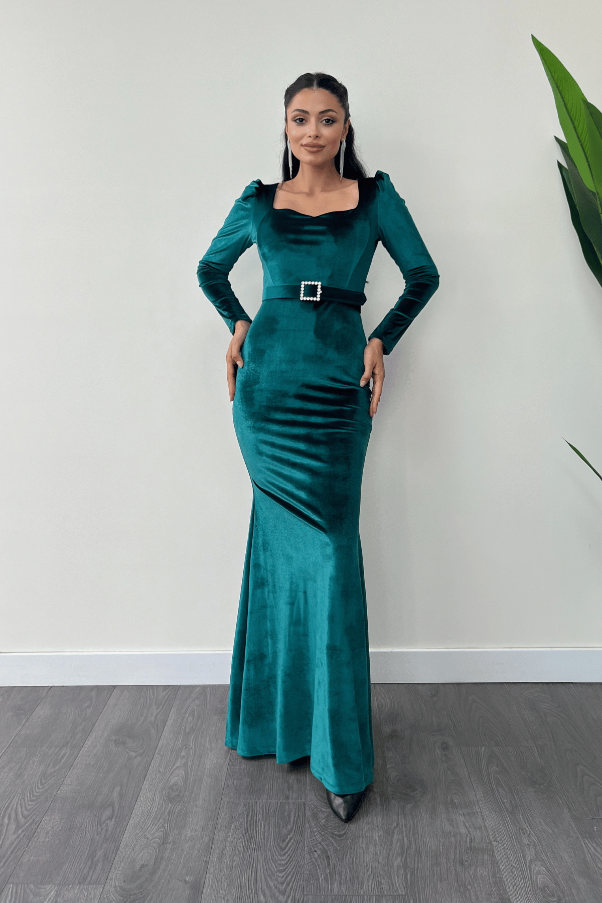 Kadife Kumaş Kalp Yaka Balık Elbise - ZÜMRÜT YEŞİL