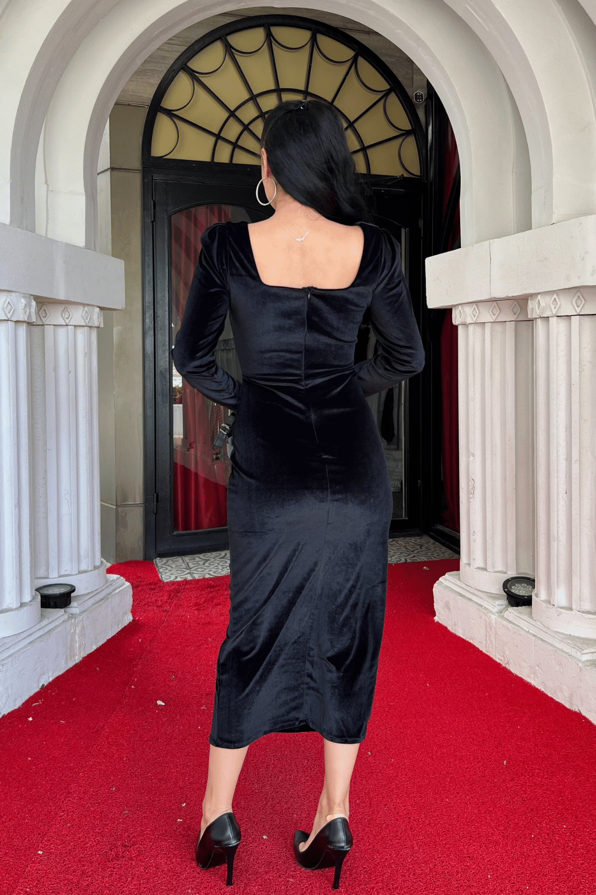 Kadife Kumaş Kare Yaka Elbise - SİYAH