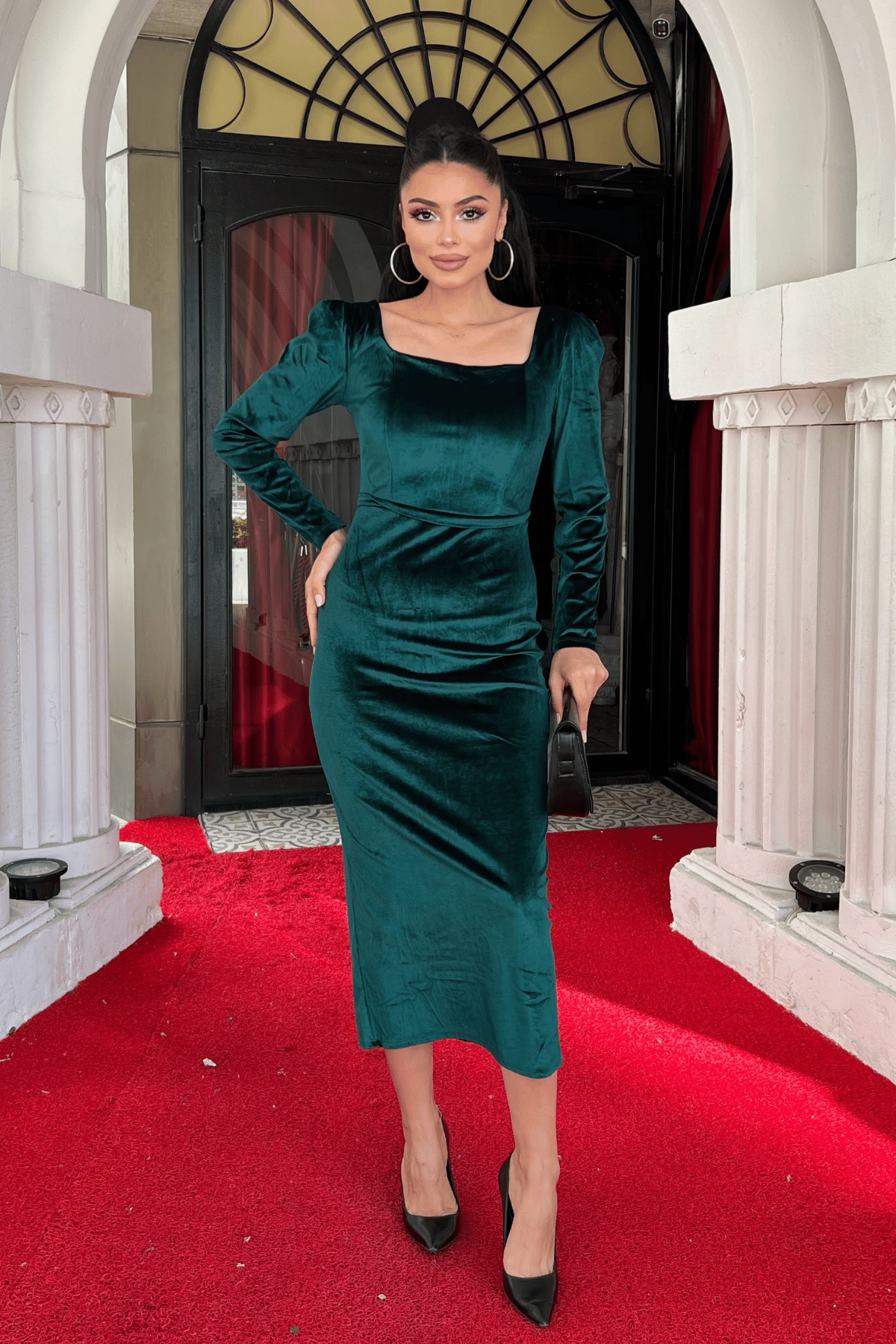 Kadife Kumaş Kare Yaka Elbise - ZÜMRÜT YEŞİL