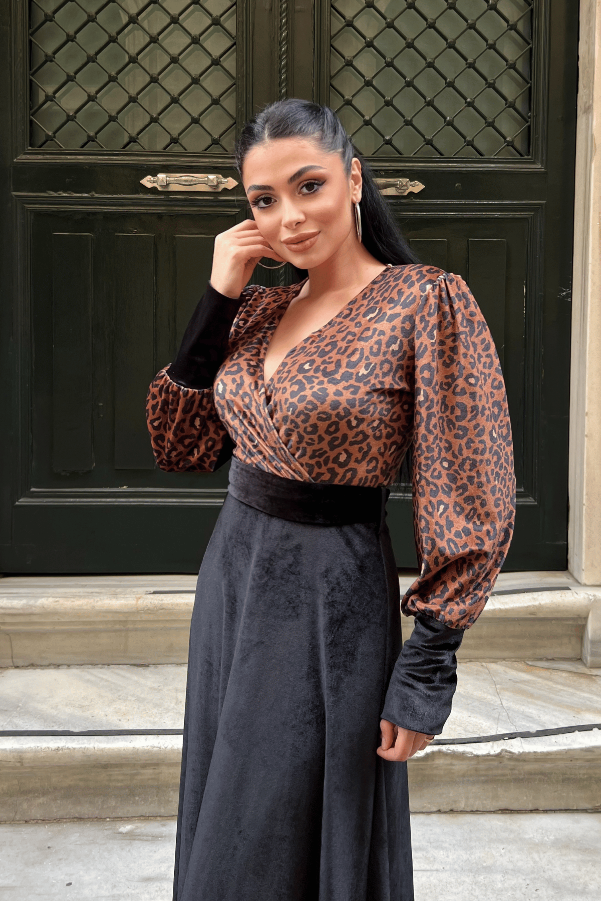 Kadife Kumaş Leopar Detaylı Elbise - SİYAH