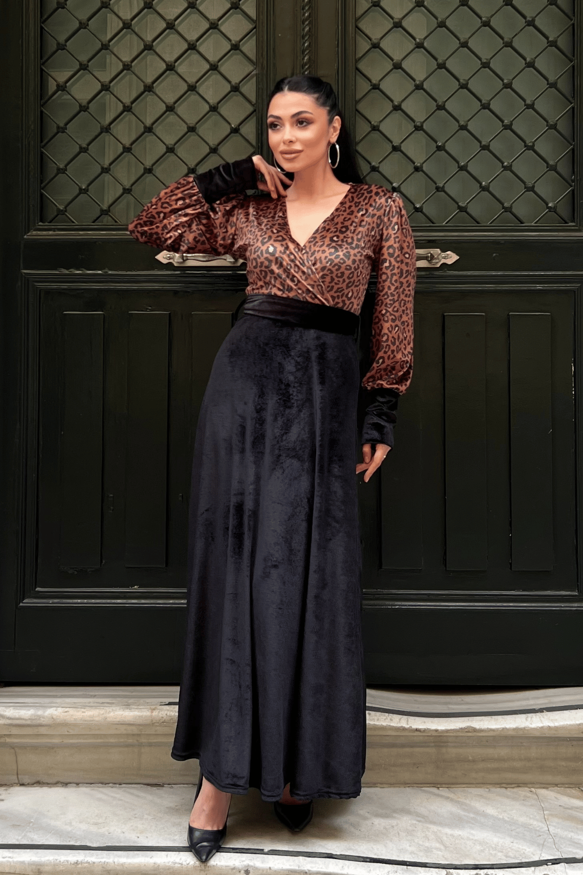 Kadife Kumaş Leopar Detaylı Elbise - SİYAH