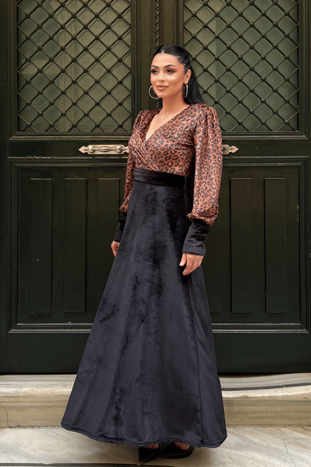 Kadife Kumaş Leopar Detaylı Elbise - SİYAH