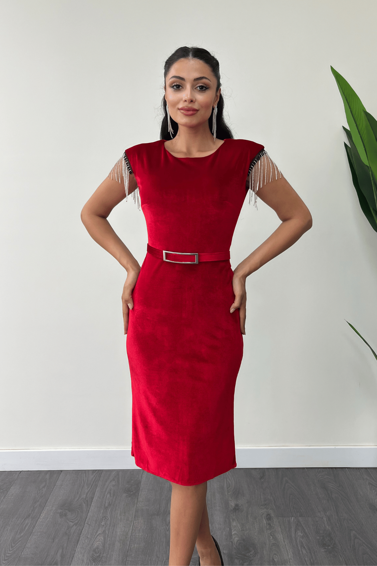 Kadife Kumaş Omuz Püsküllü Kalem Elbise - KIRMIZI