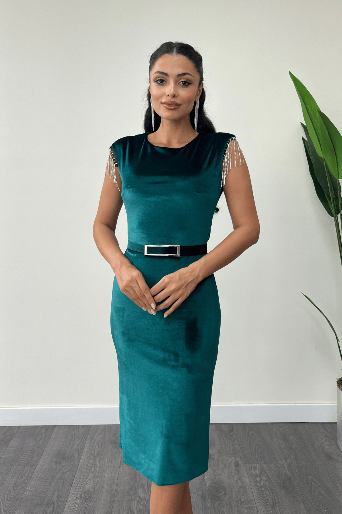 Kadife Kumaş Omuz Püsküllü Kalem Elbise - ZÜMRÜT YEŞİL