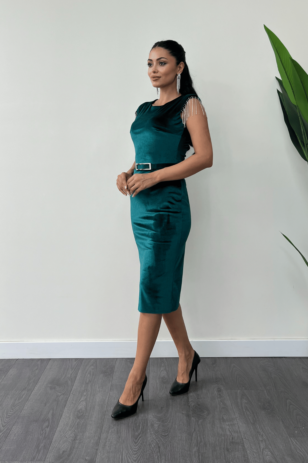 Kadife Kumaş Omuz Püsküllü Kalem Elbise - ZÜMRÜT YEŞİL