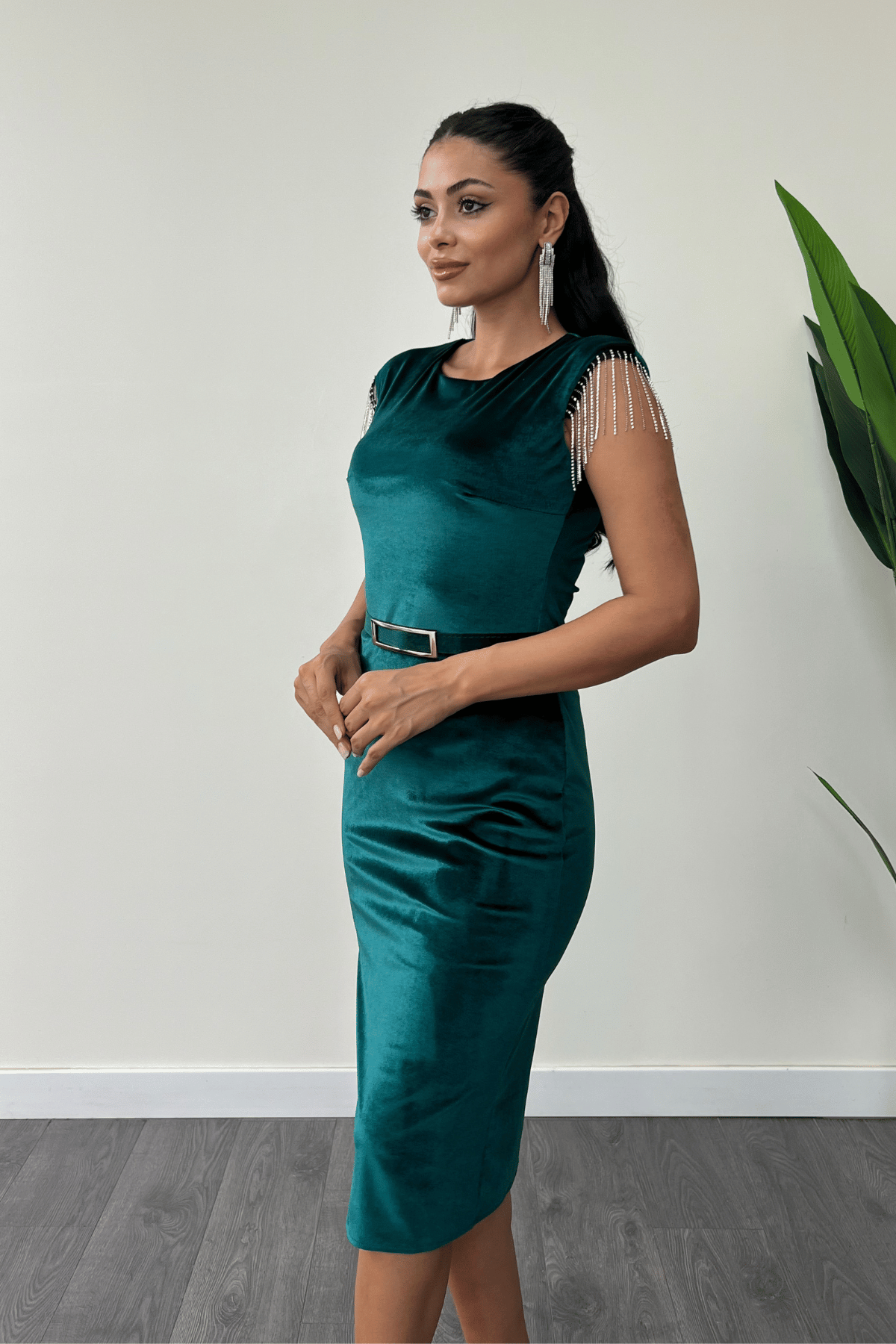 Kadife Kumaş Omuz Püsküllü Kalem Elbise - ZÜMRÜT YEŞİL