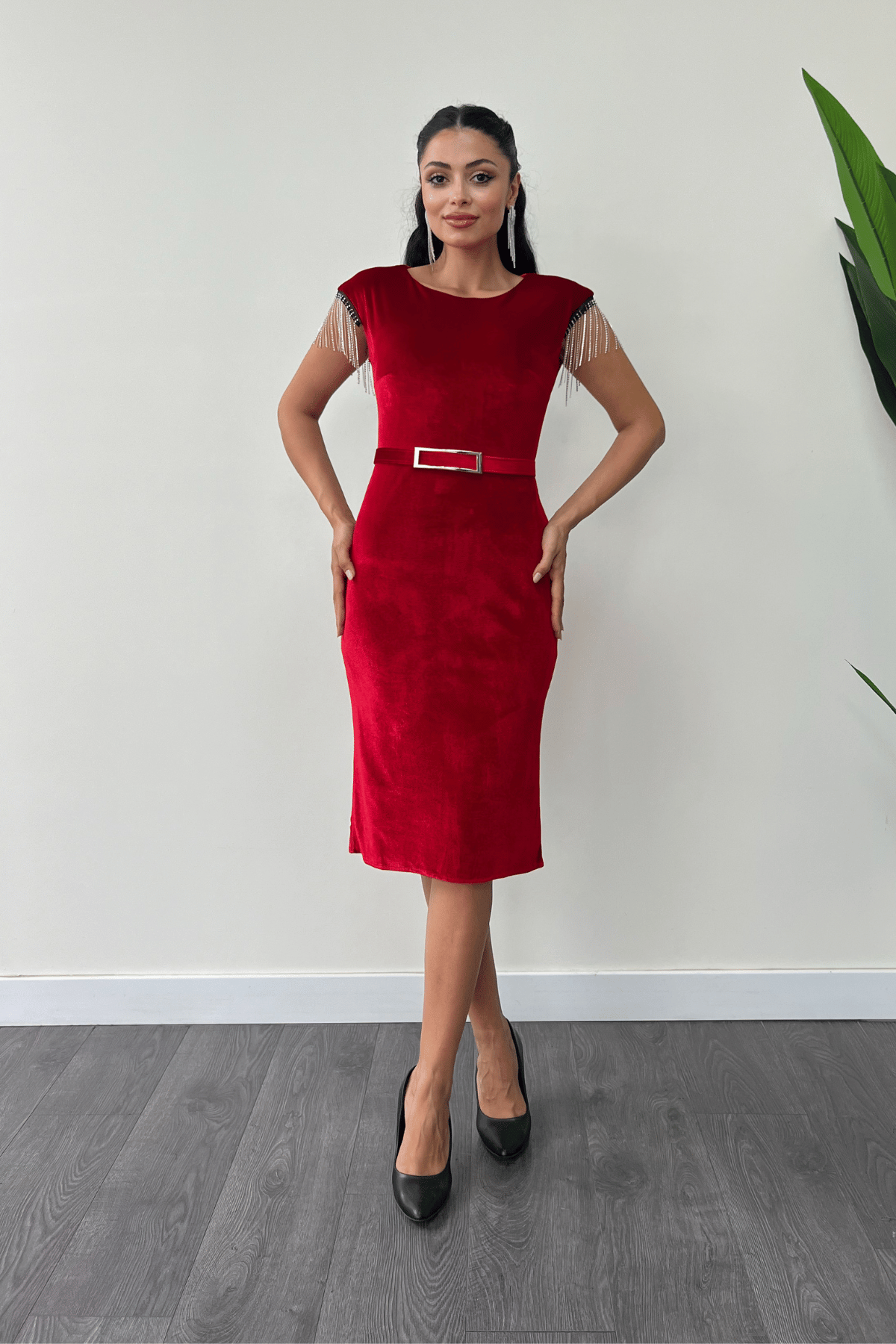 Kadife Kumaş Omuz Püsküllü Kalem Elbise - KIRMIZI