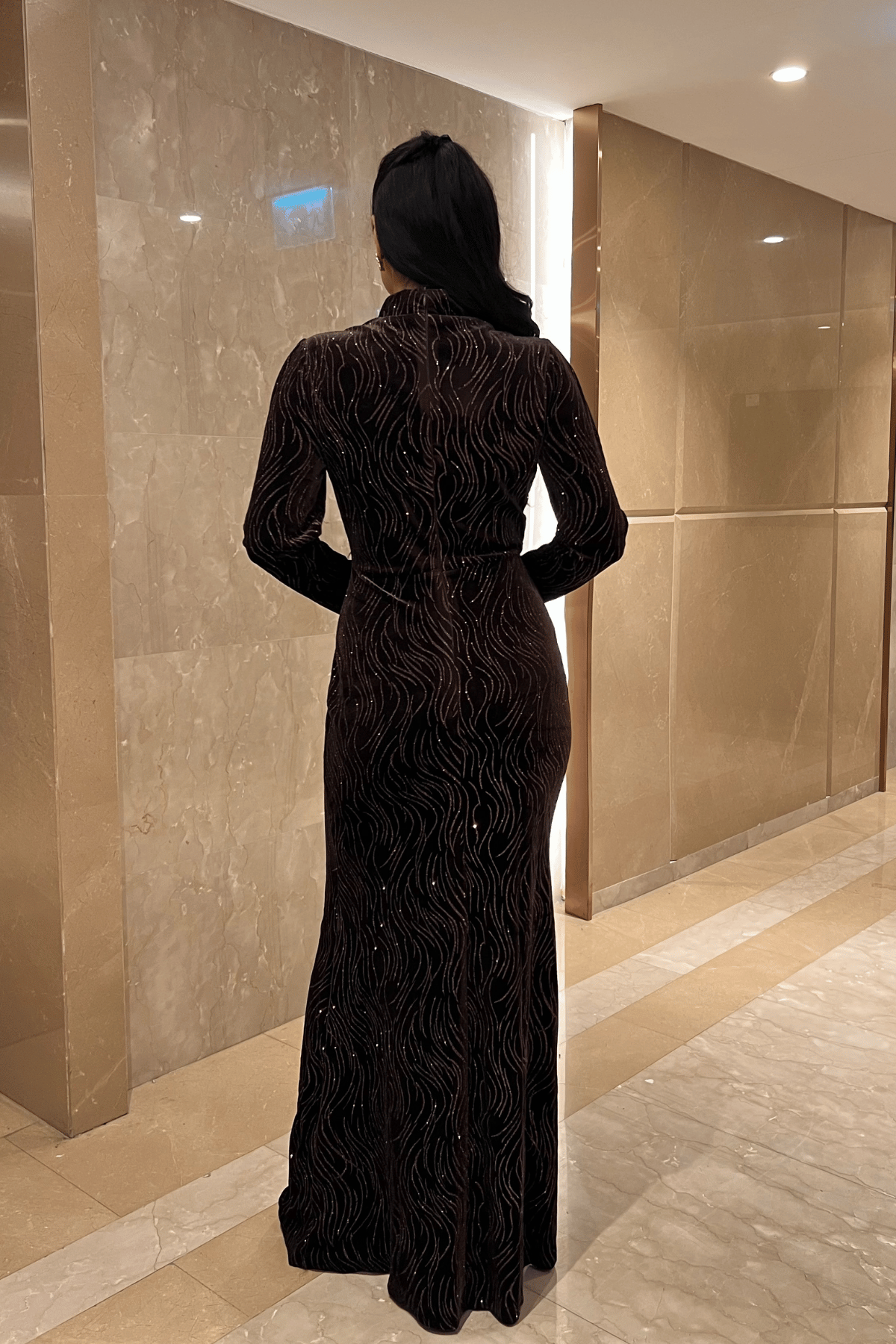 Kadife Kumaş Sim Baskılı Abiye Elbise - KAHVERENGİ