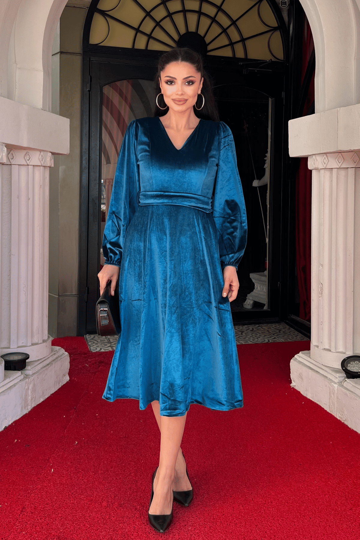 Kadife Kumaş V Yaka Midi Elbise - TURKUAZ