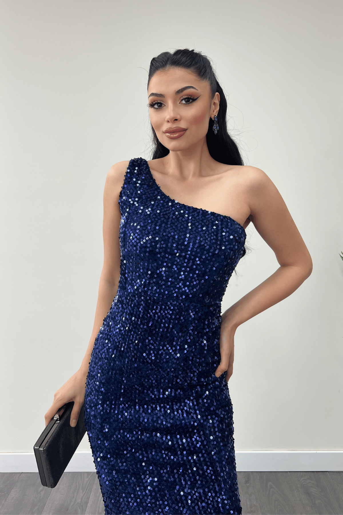 Kadife Payet Tek Kol Abiye Elbise - LACİVERT