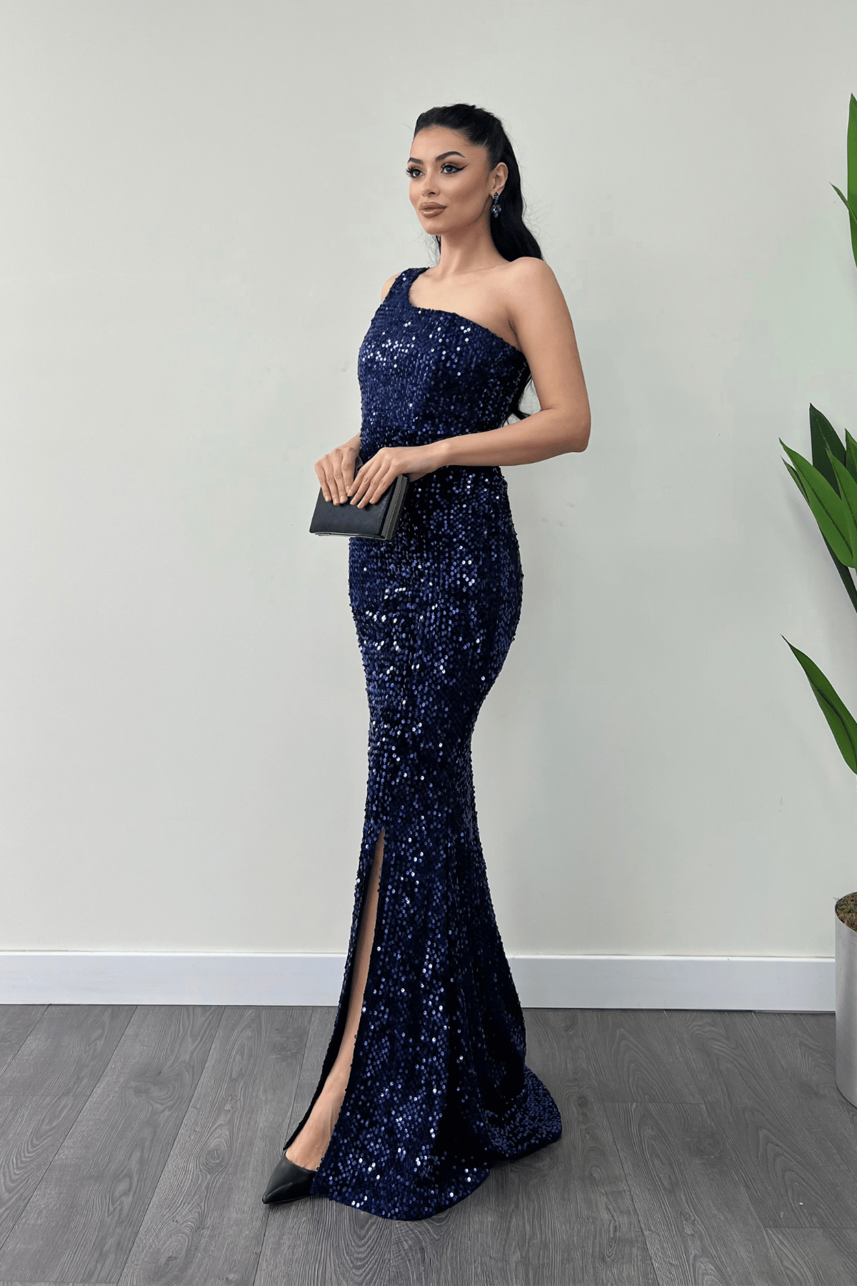 Kadife Payet Tek Kol Abiye Elbise - LACİVERT