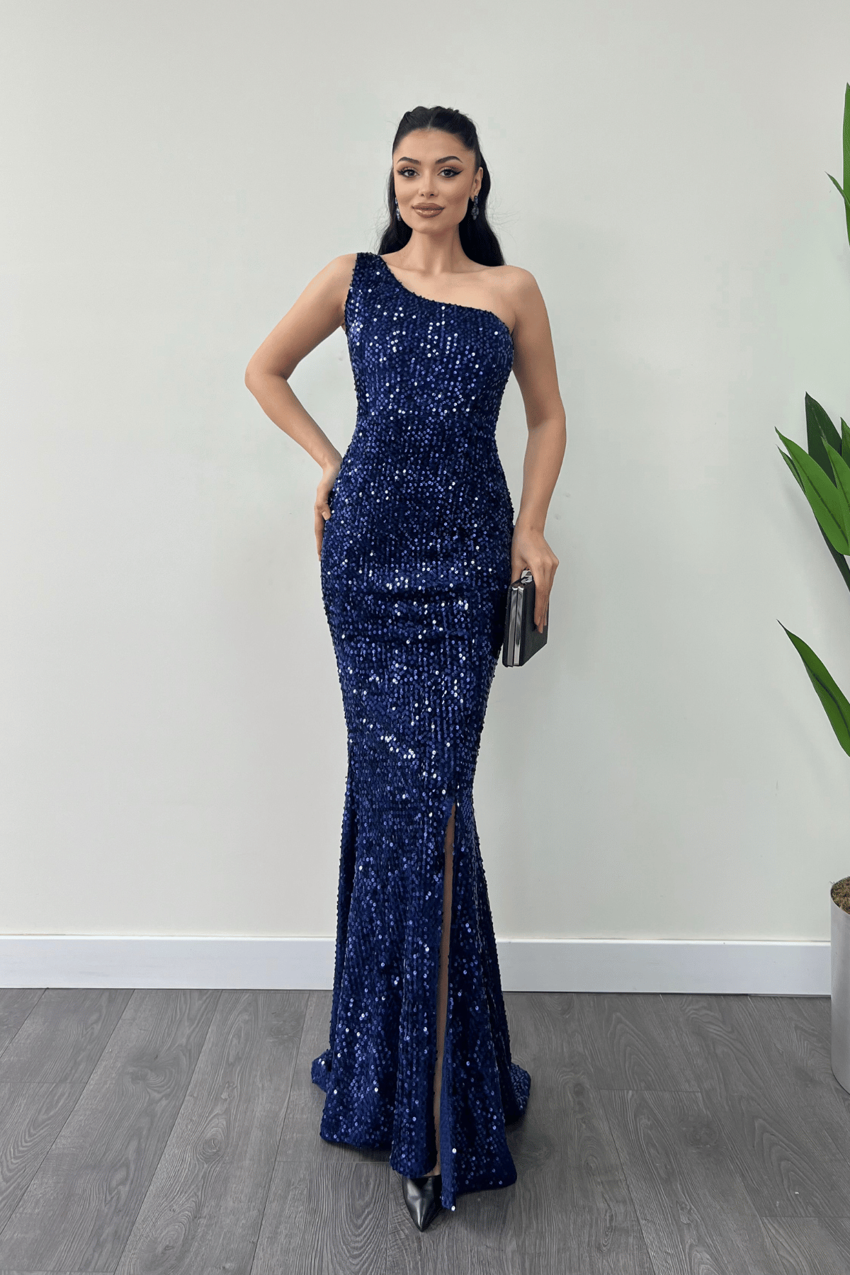 Kadife Payet Tek Kol Abiye Elbise - LACİVERT