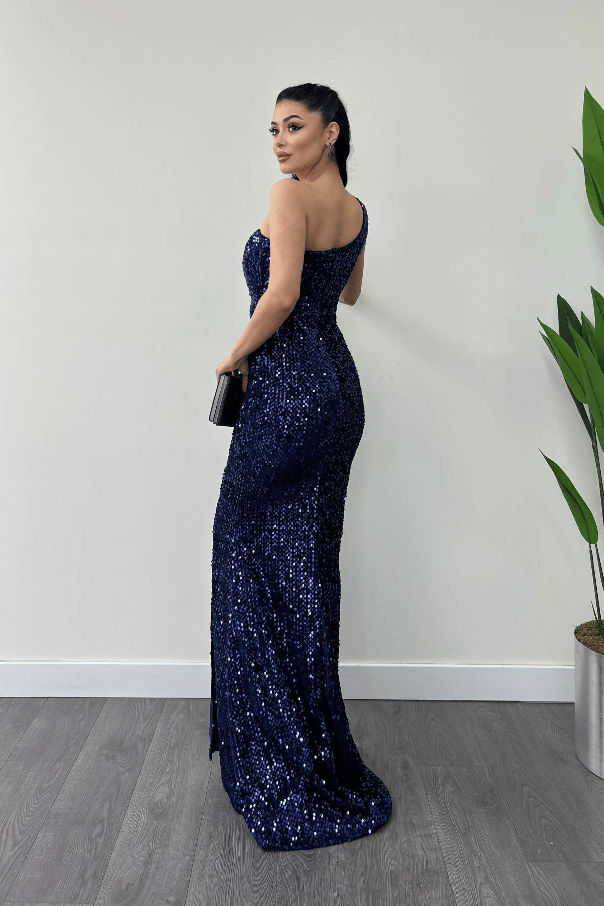 Kadife Payet Tek Kol Abiye Elbise - LACİVERT