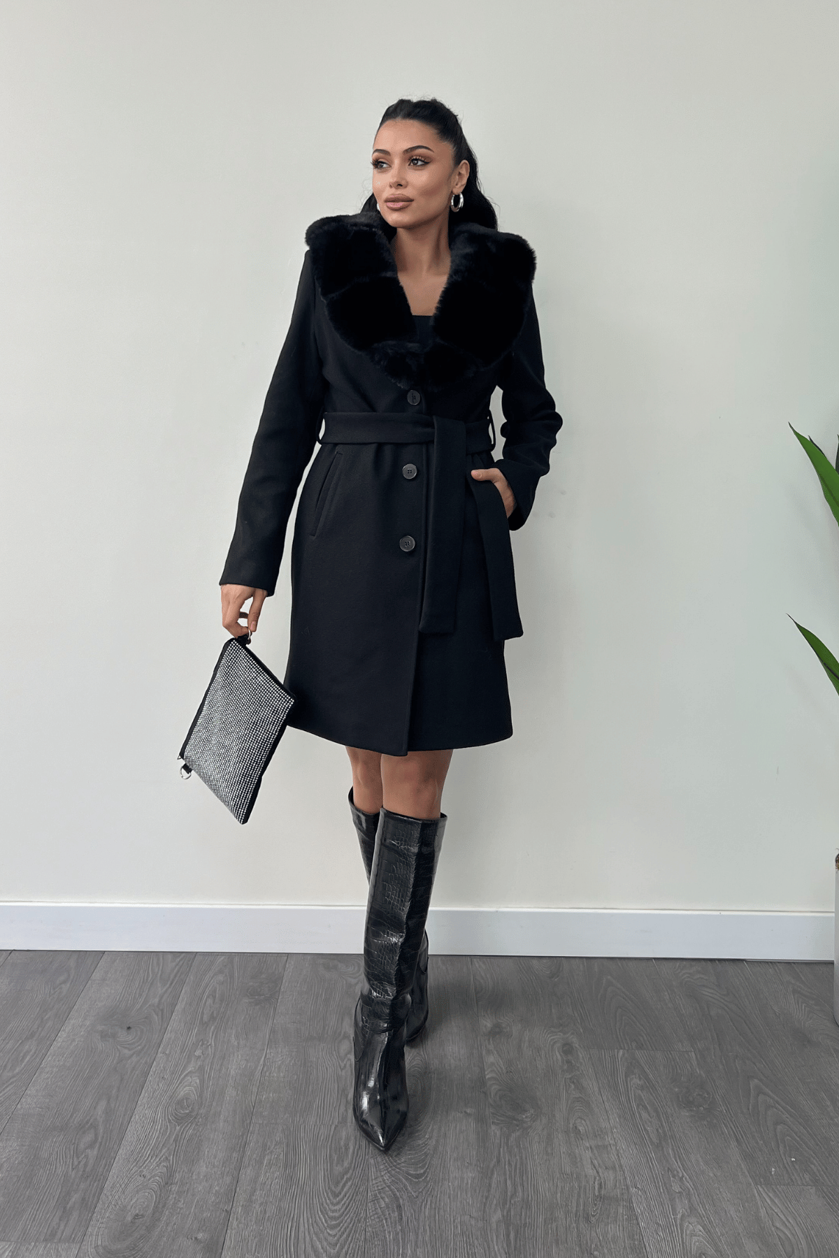 Kaşe Kumaş Kürk Detaylı Kaban - SİYAH