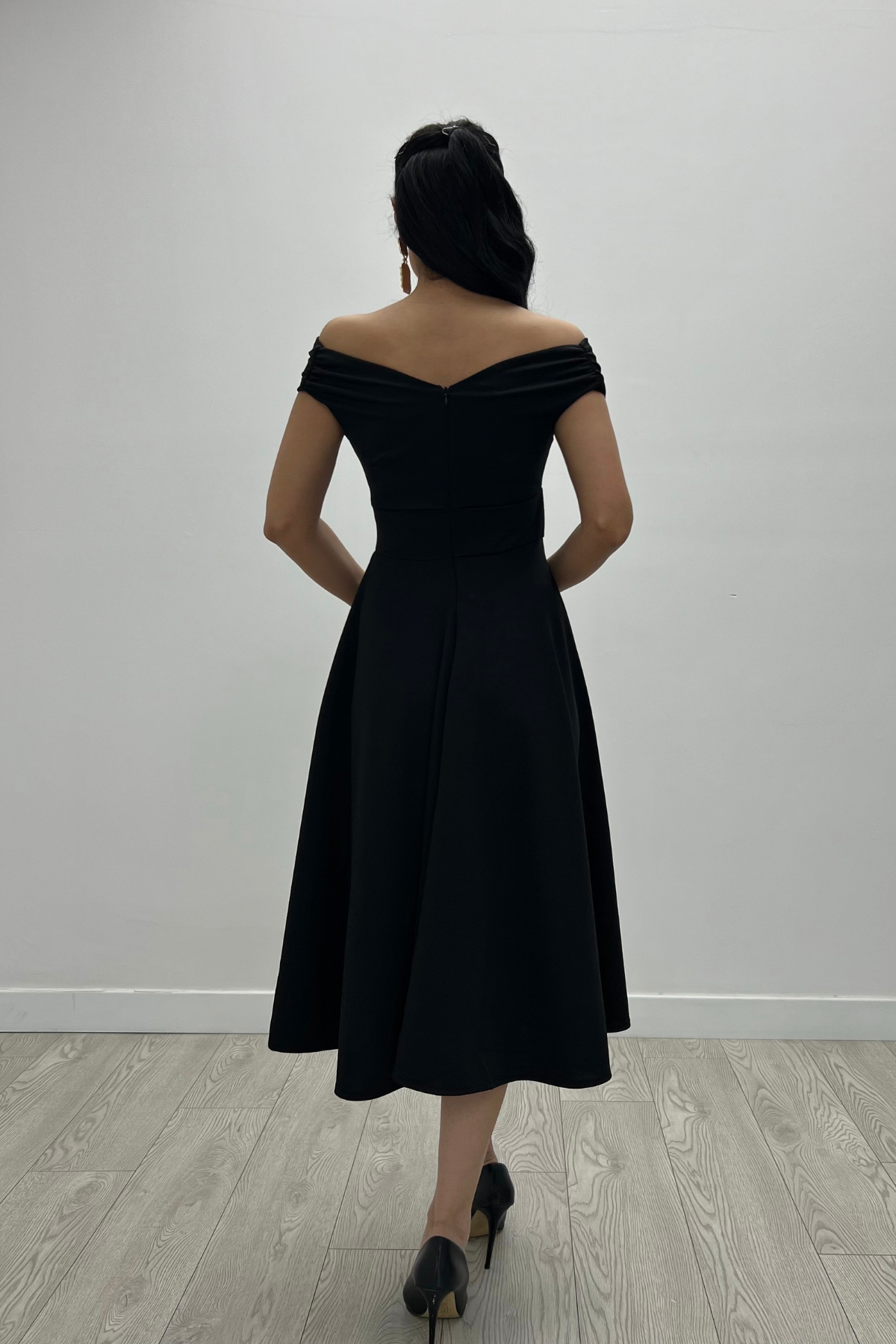 Boat Neck Midi Dress - Black