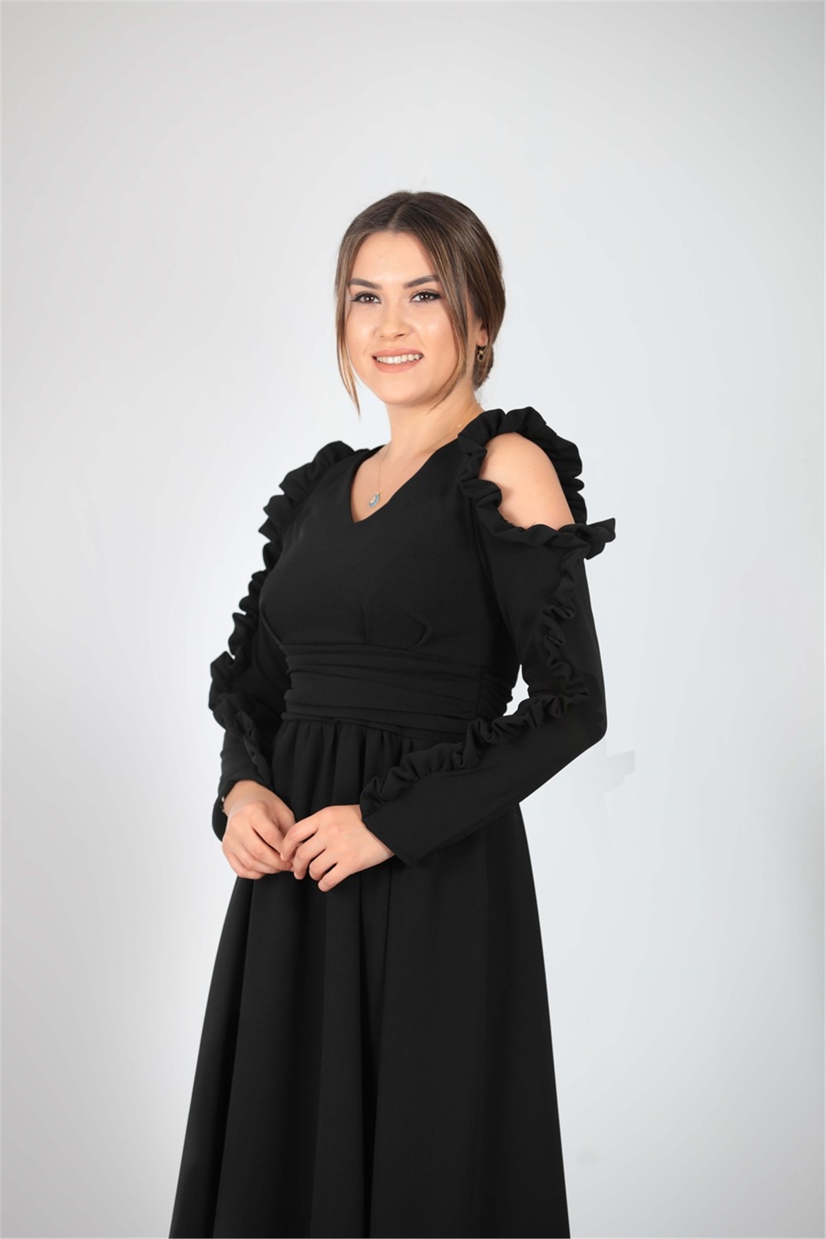 Kol Detaylı Pileli Elbise - Siyah