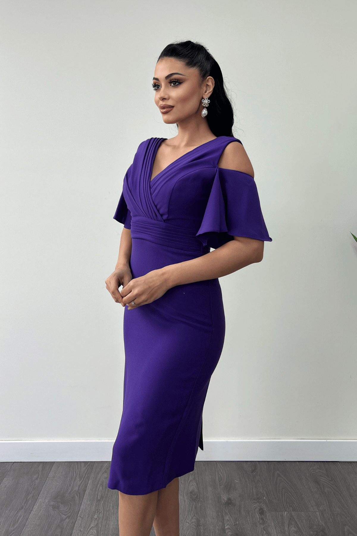 Krep Kumaş Büzgü Detaylı Kalem Elbise - MOR