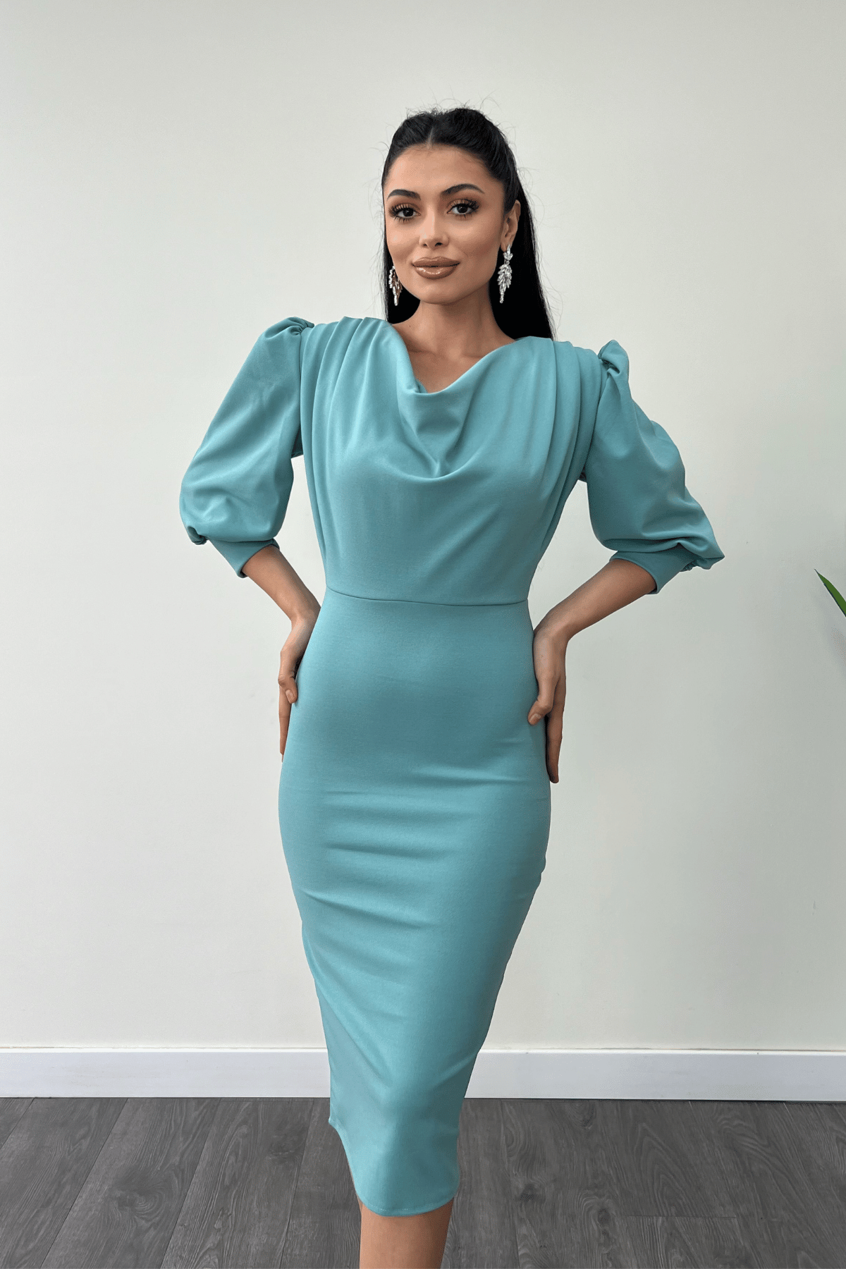 فستان قلم بياقة ديغاجي قماش الكريب بأكمام - نعناع