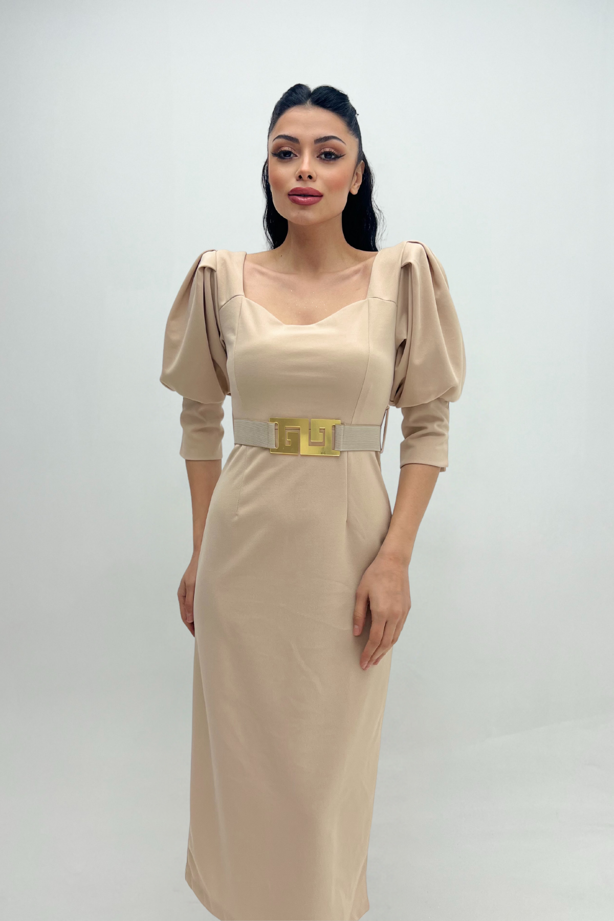 Krep Kumaş Kalp Yaka Kalem Elbise - KREM