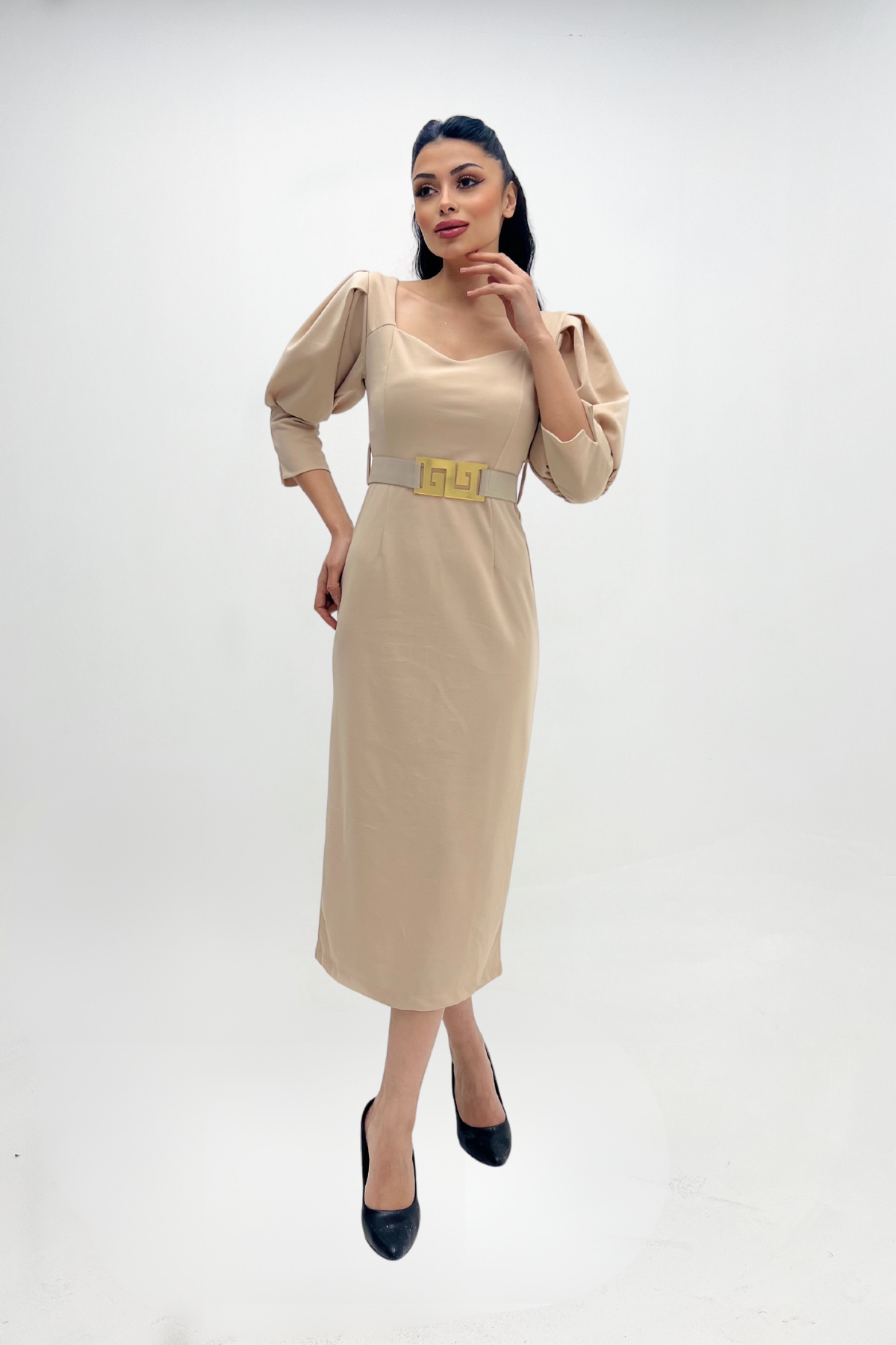 Krep Kumaş Kalp Yaka Kalem Elbise - KREM