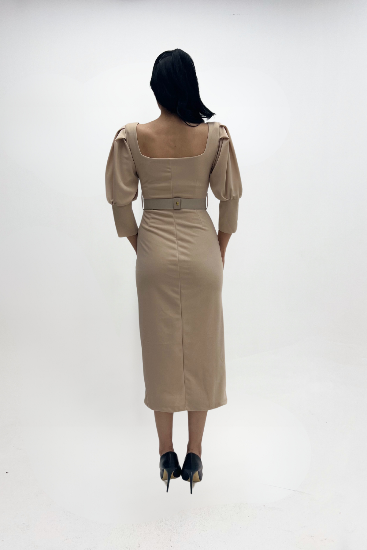 Krep Kumaş Kalp Yaka Kalem Elbise - KREM