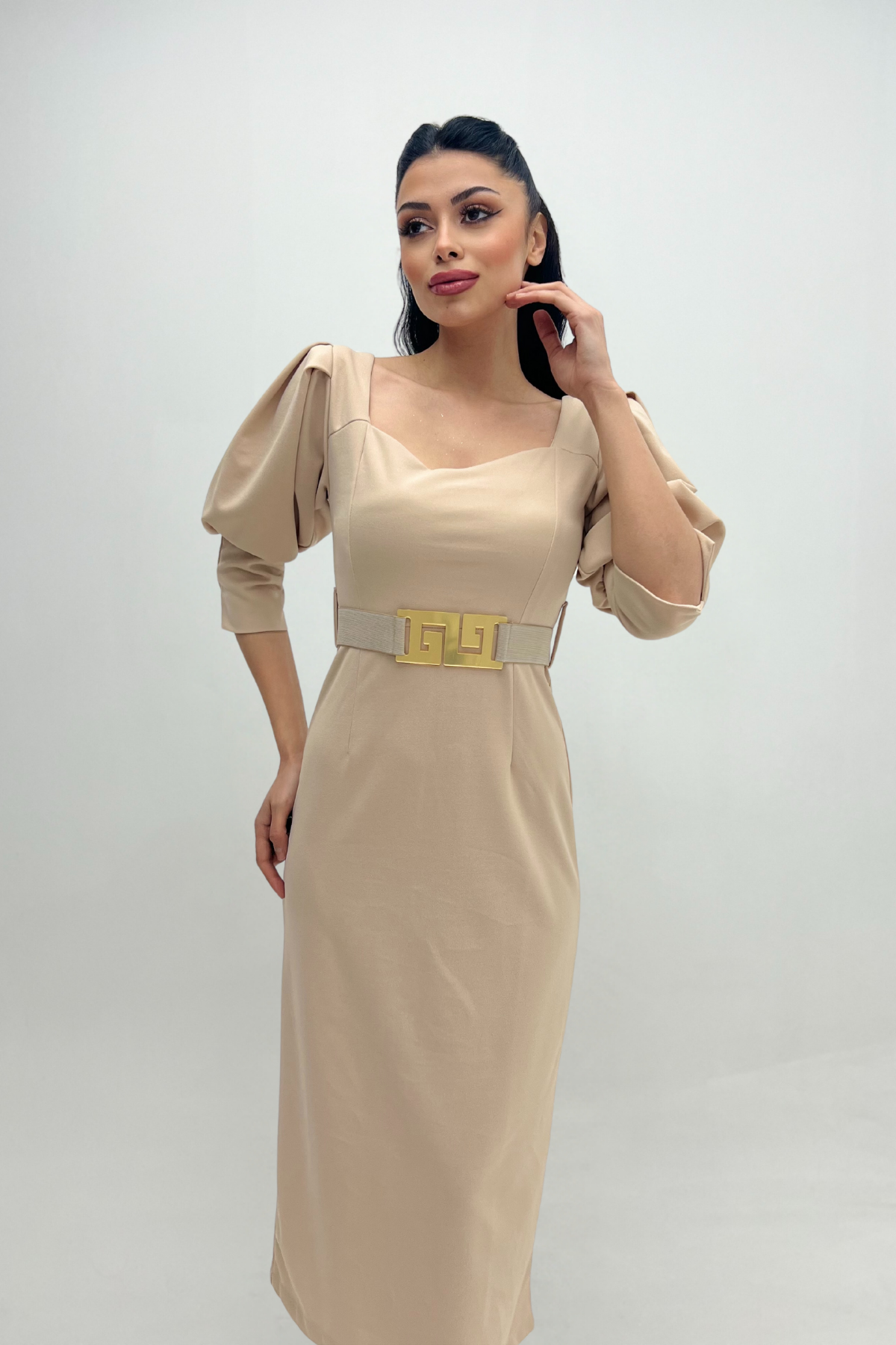 Krep Kumaş Kalp Yaka Kalem Elbise - KREM