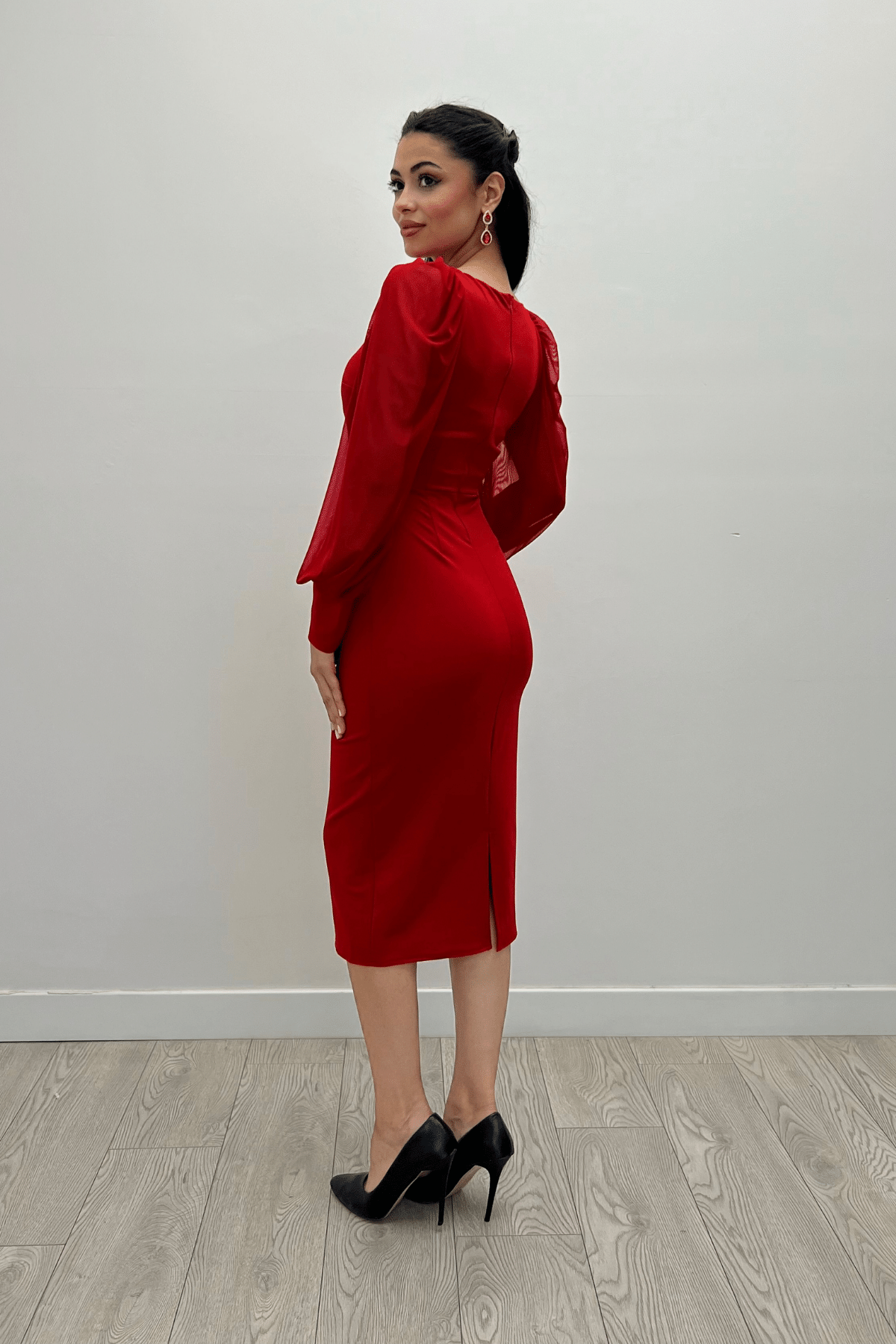 فستان من قماش الكريب بياقة مربعة - أحمر