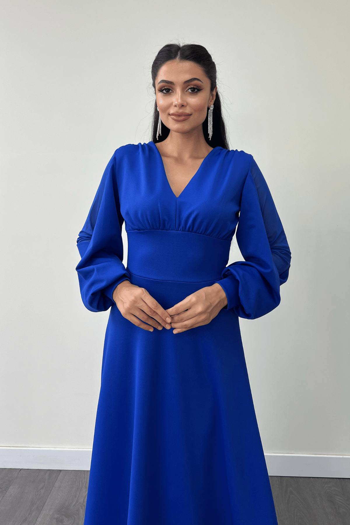 Krep Kumaş Kolları Tül Abiye Elbise - SAKS MAVİ