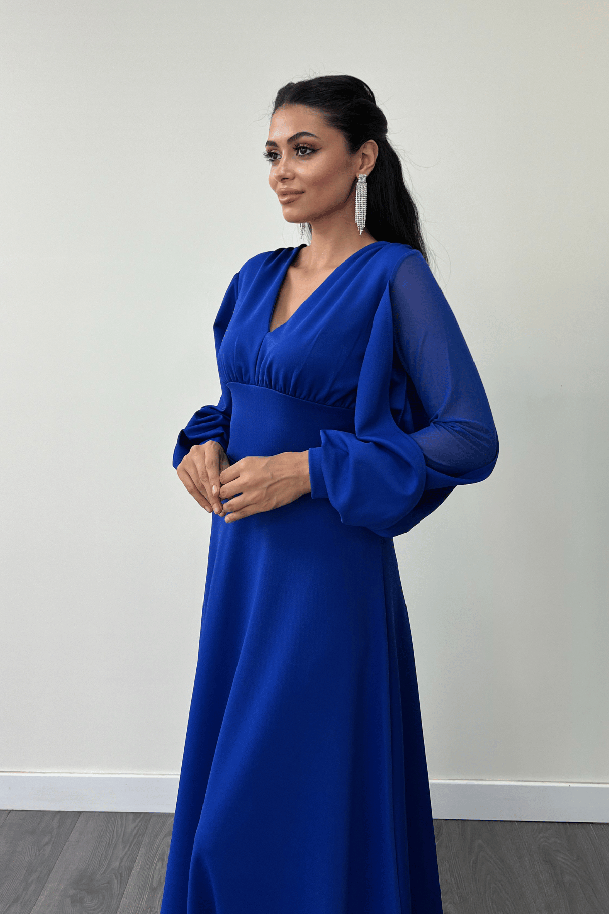 Krep Kumaş Kolları Tül Abiye Elbise - SAKS MAVİ