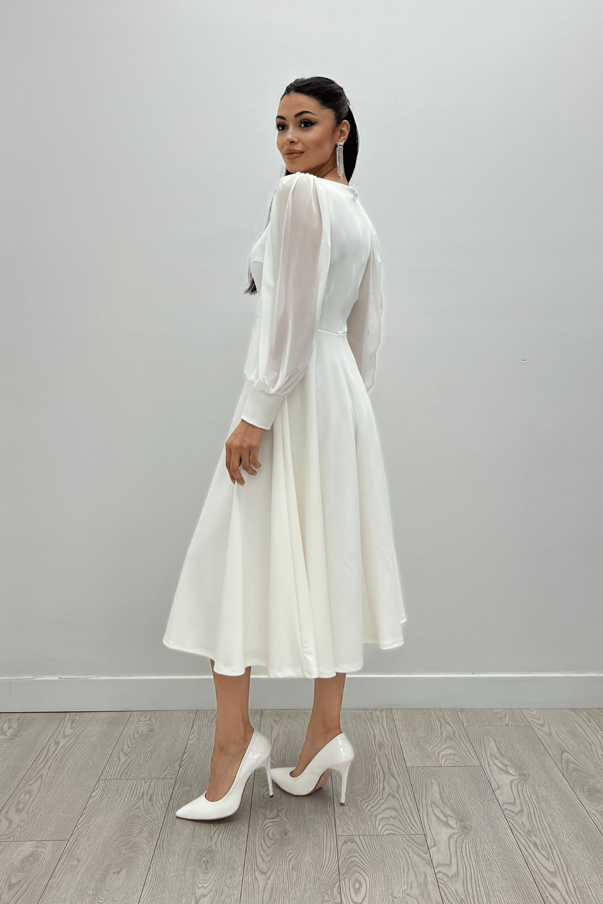 Krep Kumaş Kolları Tül Detaylı Midi Elbise - BEYAZ