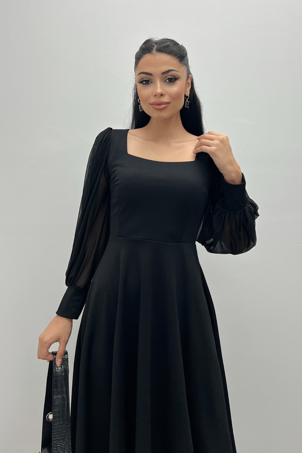 Krep Kumaş Kolları Tül Detaylı Midi Elbise - SİYAH