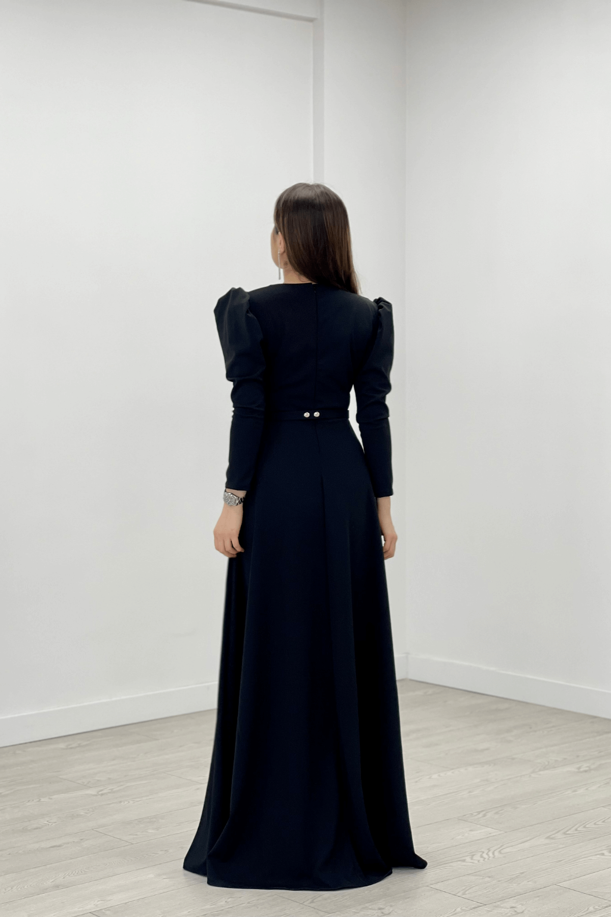 Krep Kumaş Kruvaze Yaka Kiloş Elbise - SİYAH