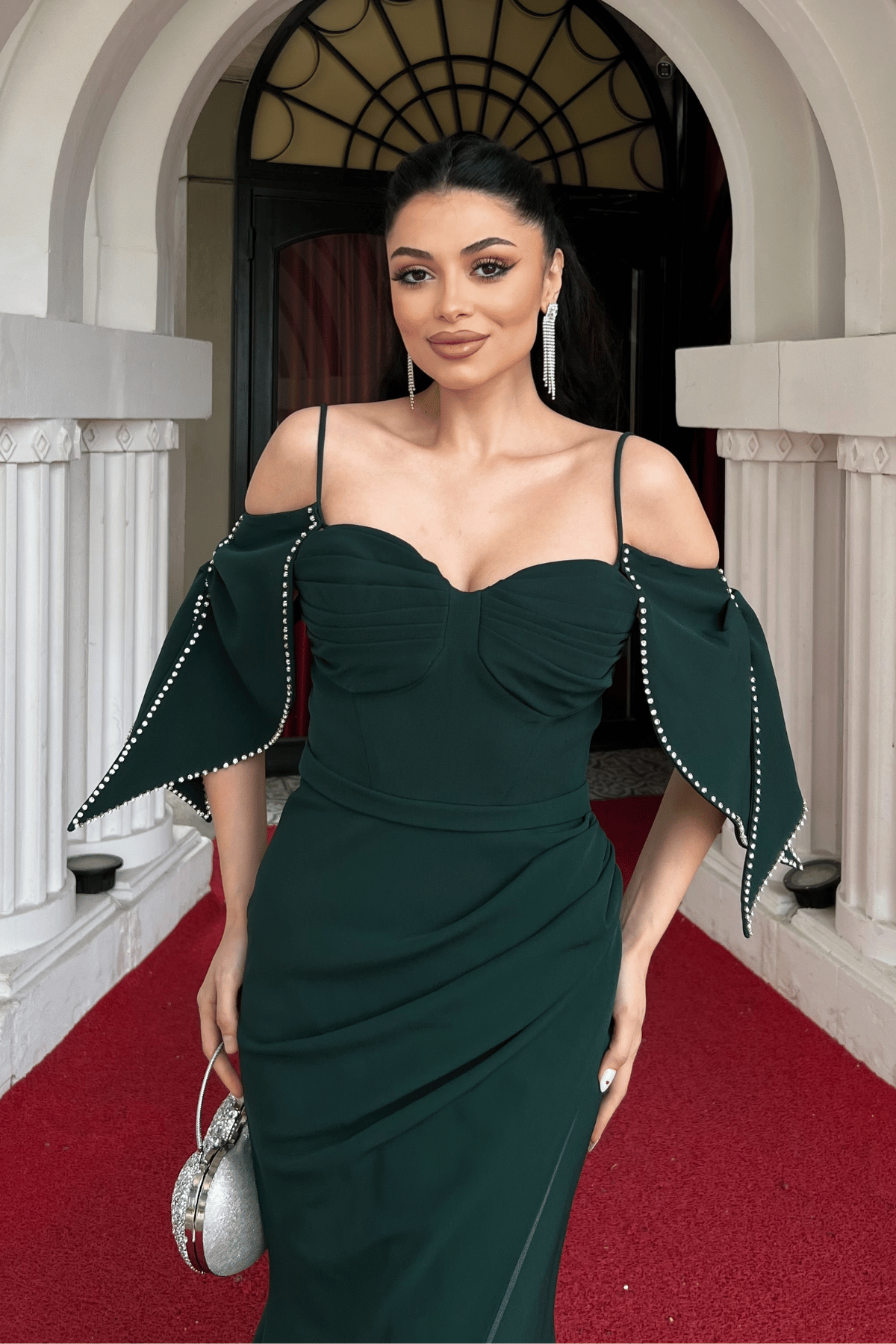 Krep Kumaş Omuz Detaylı Balık Elbise - ZÜMRÜT YEŞİL