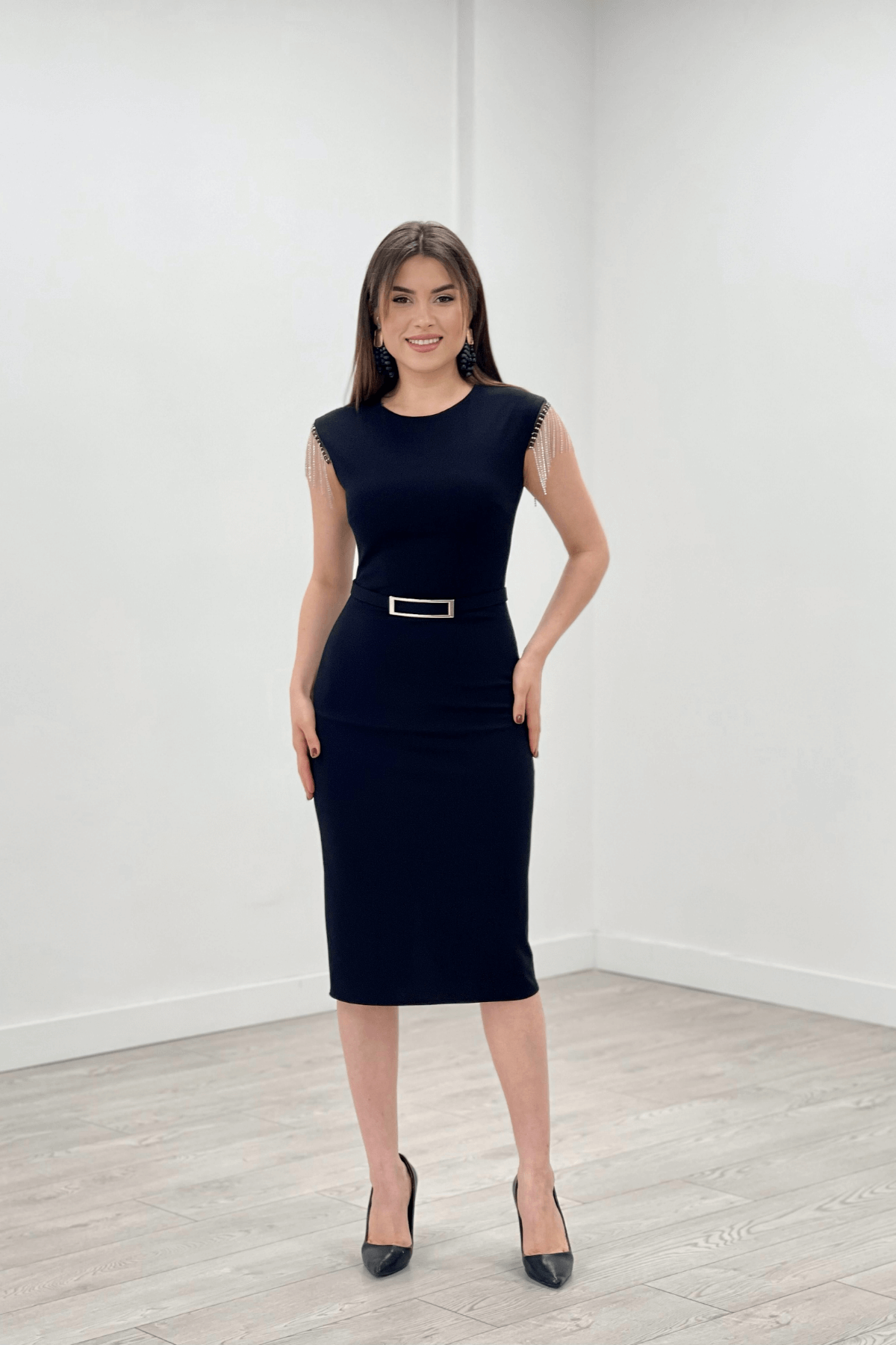 Krep Kumaş Omuz Püsküllü Kalem Abiye Elbise - SİYAH