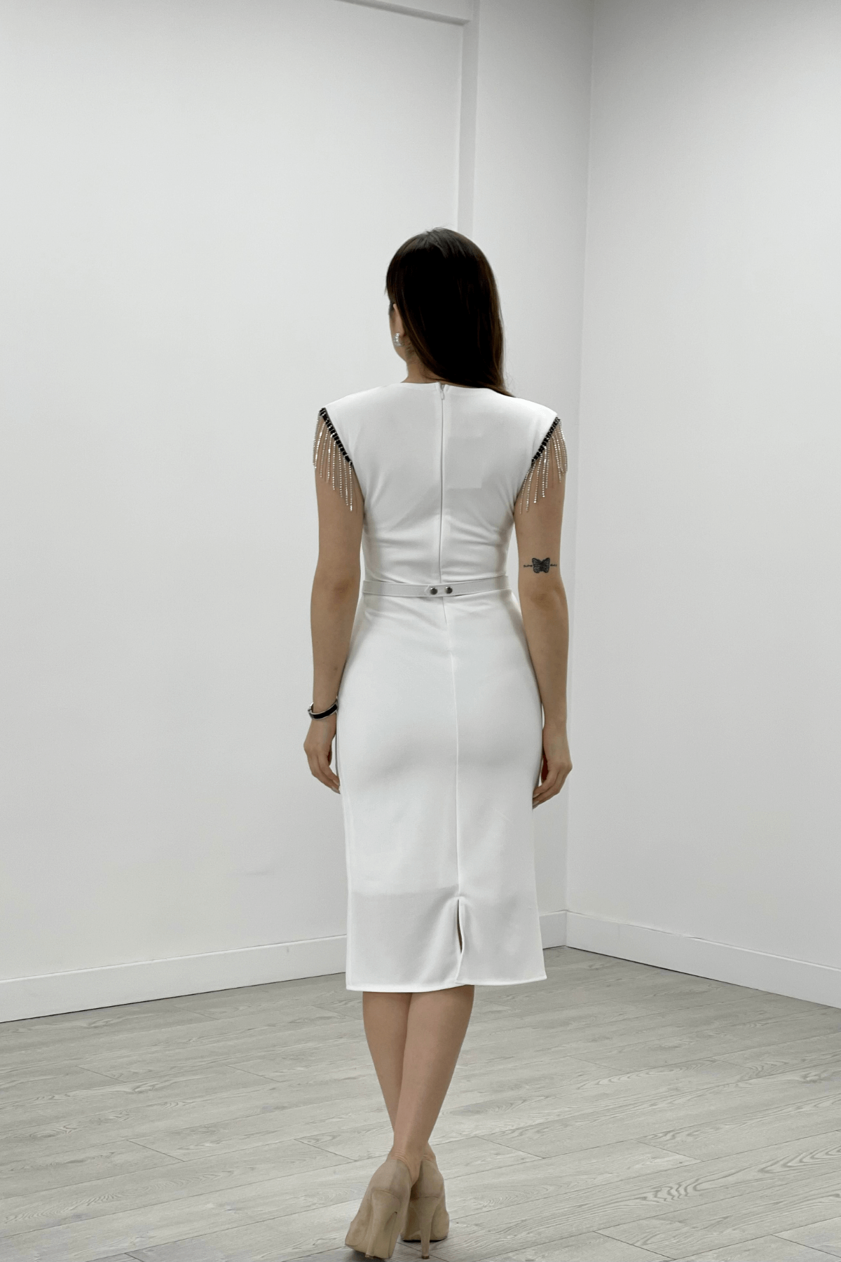 Krep Kumaş Omuz Püsküllü Kalem Abiye Elbise - BEYAZ