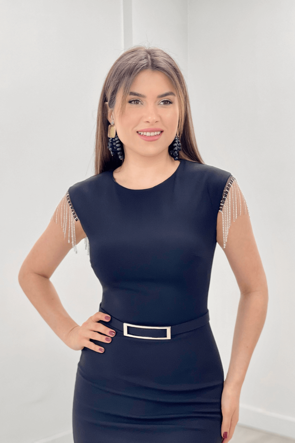 Krep Kumaş Omuz Püsküllü Kalem Abiye Elbise - SİYAH