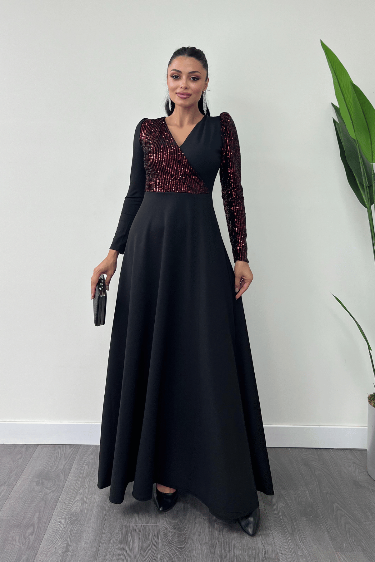 Krep Kumaş Payet Detaylı Elbise - BORDO