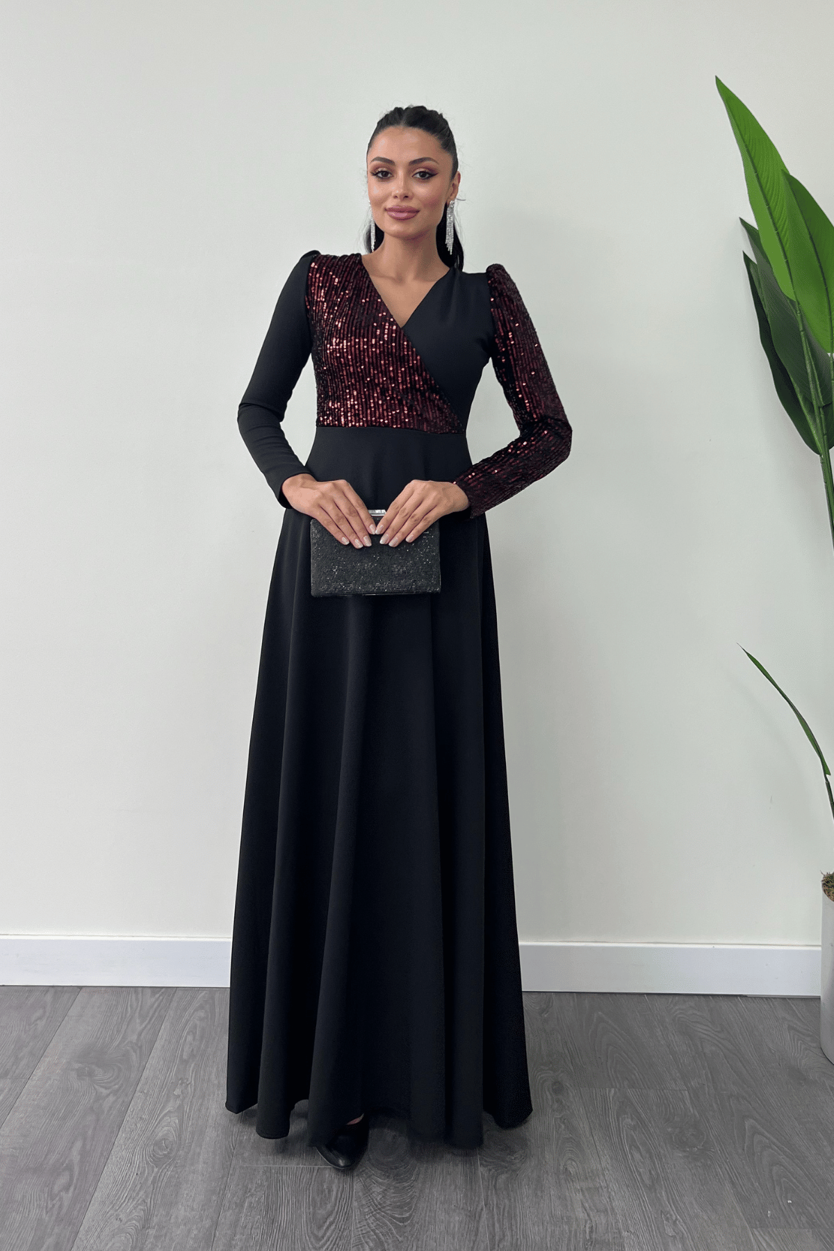 Krep Kumaş Payet Detaylı Elbise - BORDO