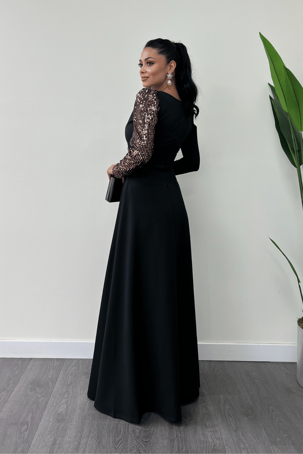 Krep Kumaş Payet Detaylı Elbise - BRONZ