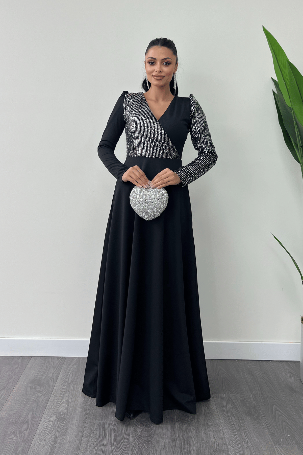 فستان من قماش الكريب مزين بالترتر - فضة