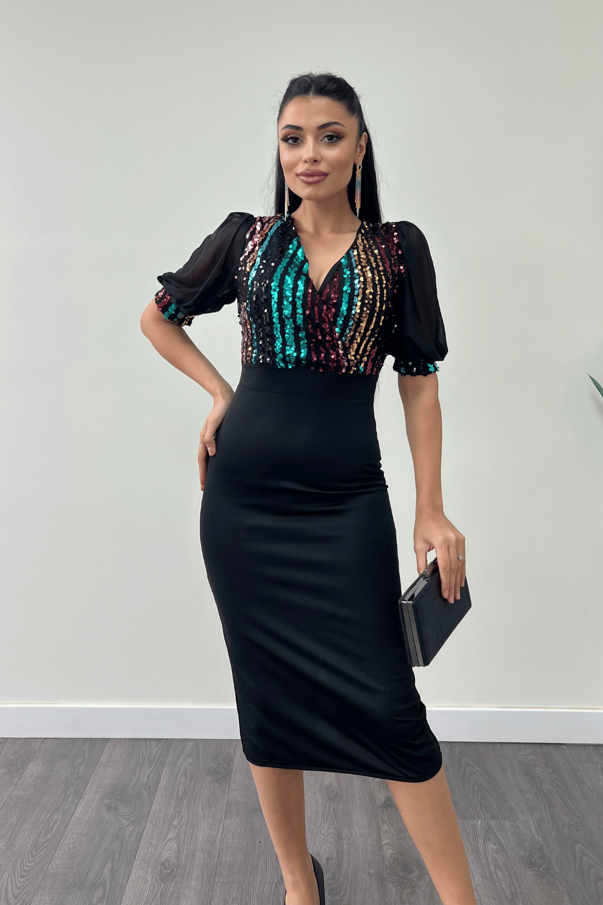 Krep Kumaş Renkli Payet Detaylı Kalem Elbise - SİYAH