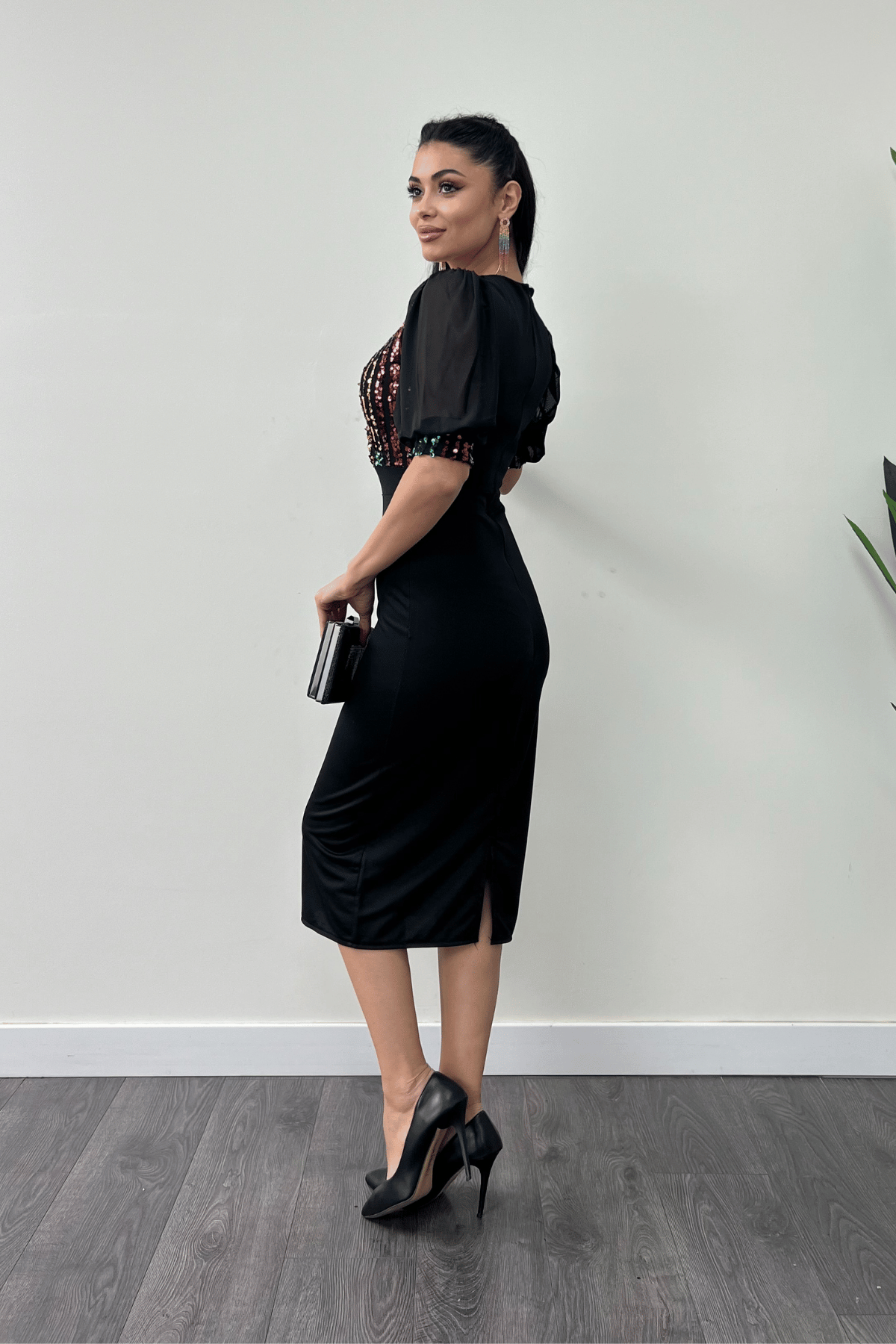 Krep Kumaş Renkli Payet Detaylı Kalem Elbise - SİYAH