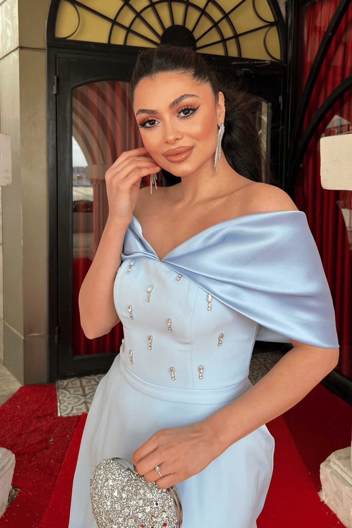 Krep Kumaş Taş Detaylı Midi Elbise - BEBE MAVİSİ