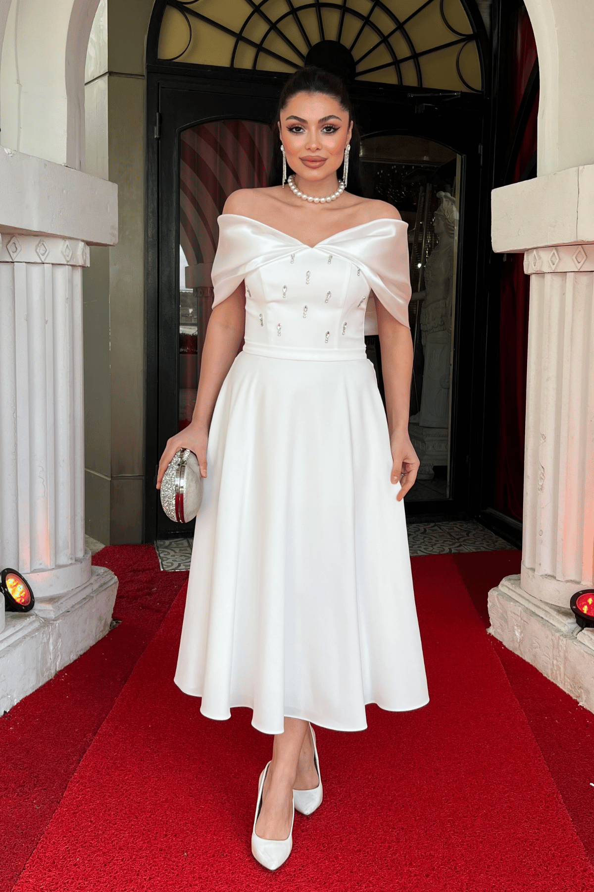 Krep Kumaş Taş Detaylı Midi Elbise - BEYAZ