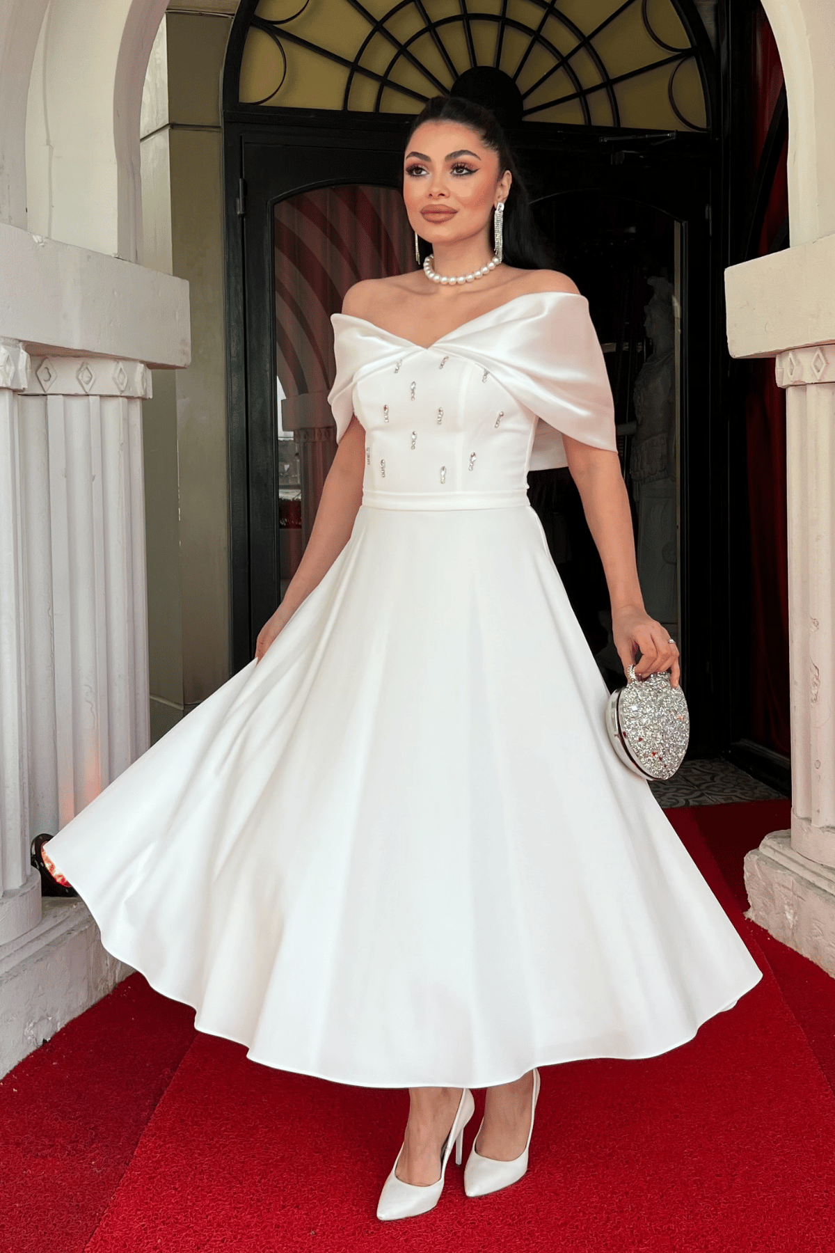 Krep Kumaş Taş Detaylı Midi Elbise - BEYAZ