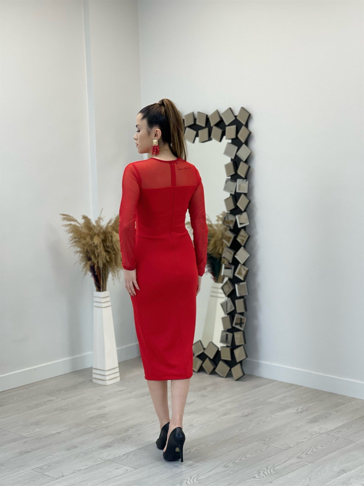 Krep Kumaş Tül Detaylı Kalem Elbise - KIRMIZI