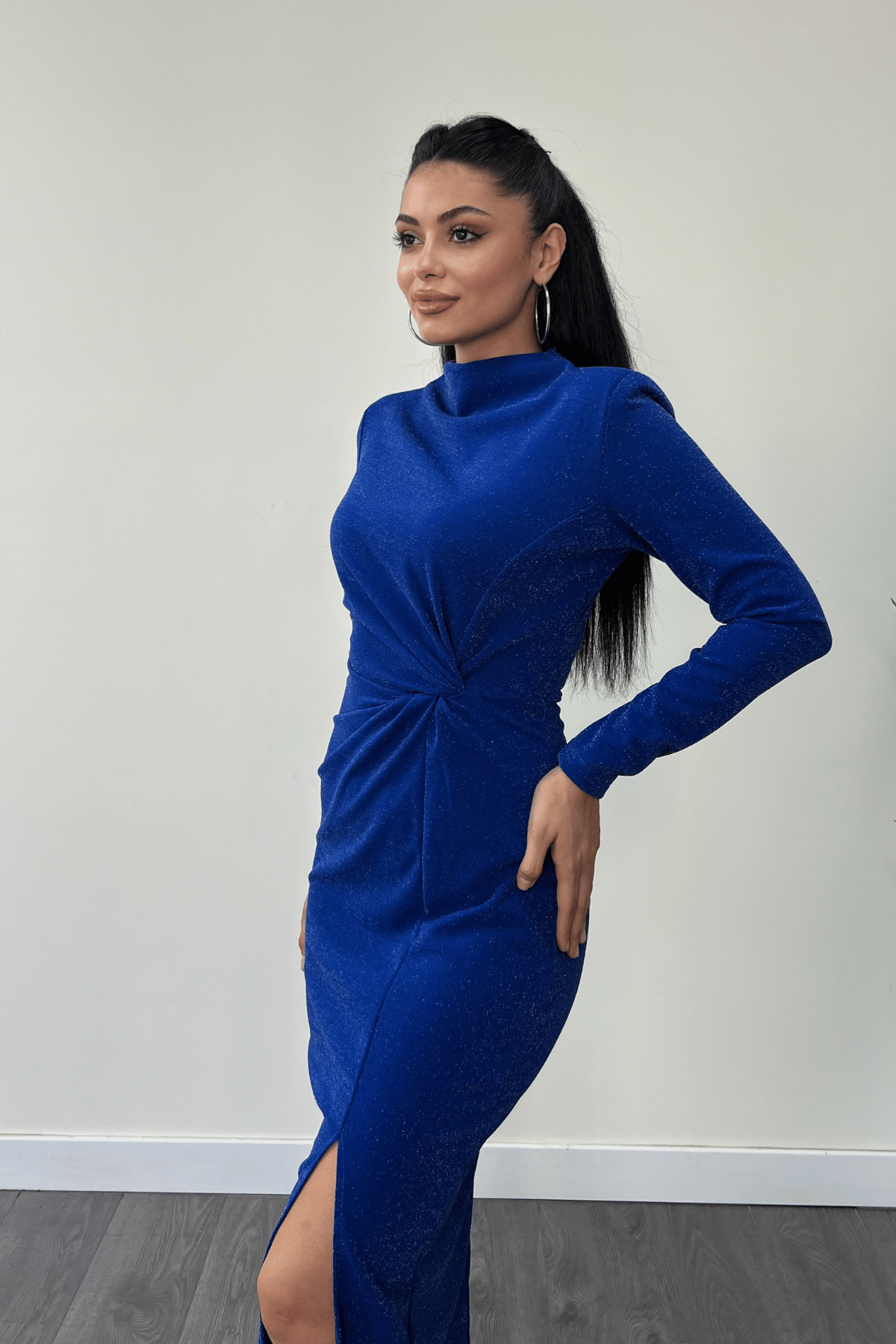 Krep Simli Kumaş Burgu Detaylı Kalem Elbise - SAKS MAVİ