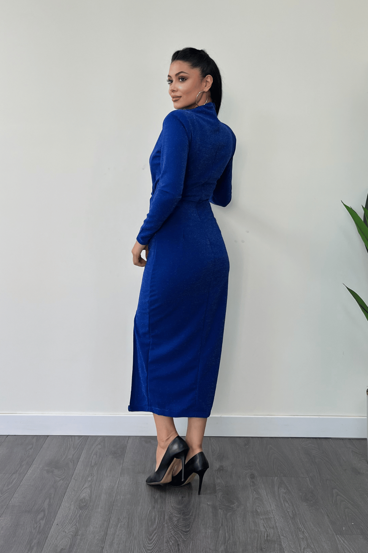 Krep Simli Kumaş Burgu Detaylı Kalem Elbise - SAKS MAVİ