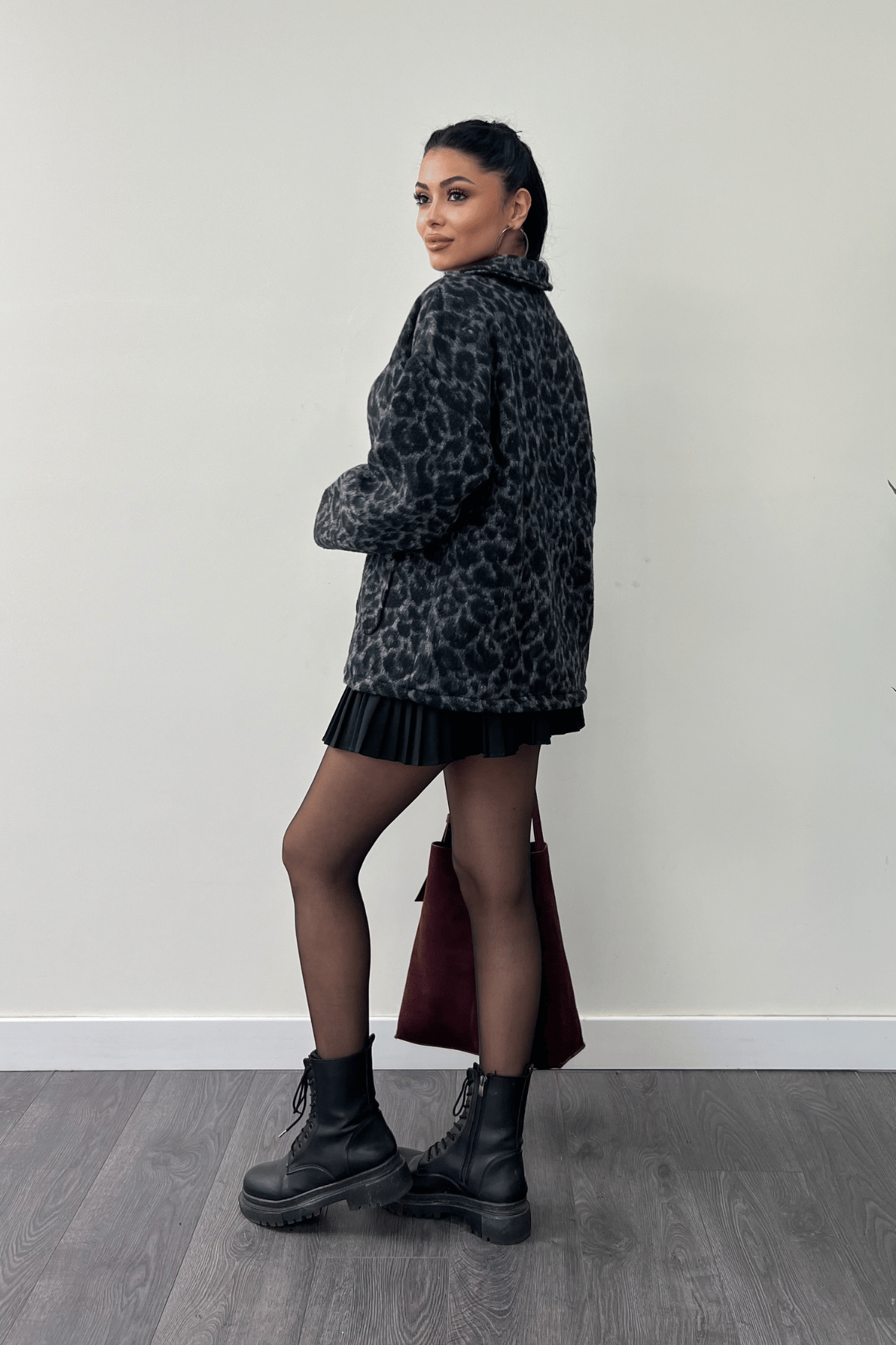 Leopar Desenli Kaşe Kumaş Kaban - SİYAH
